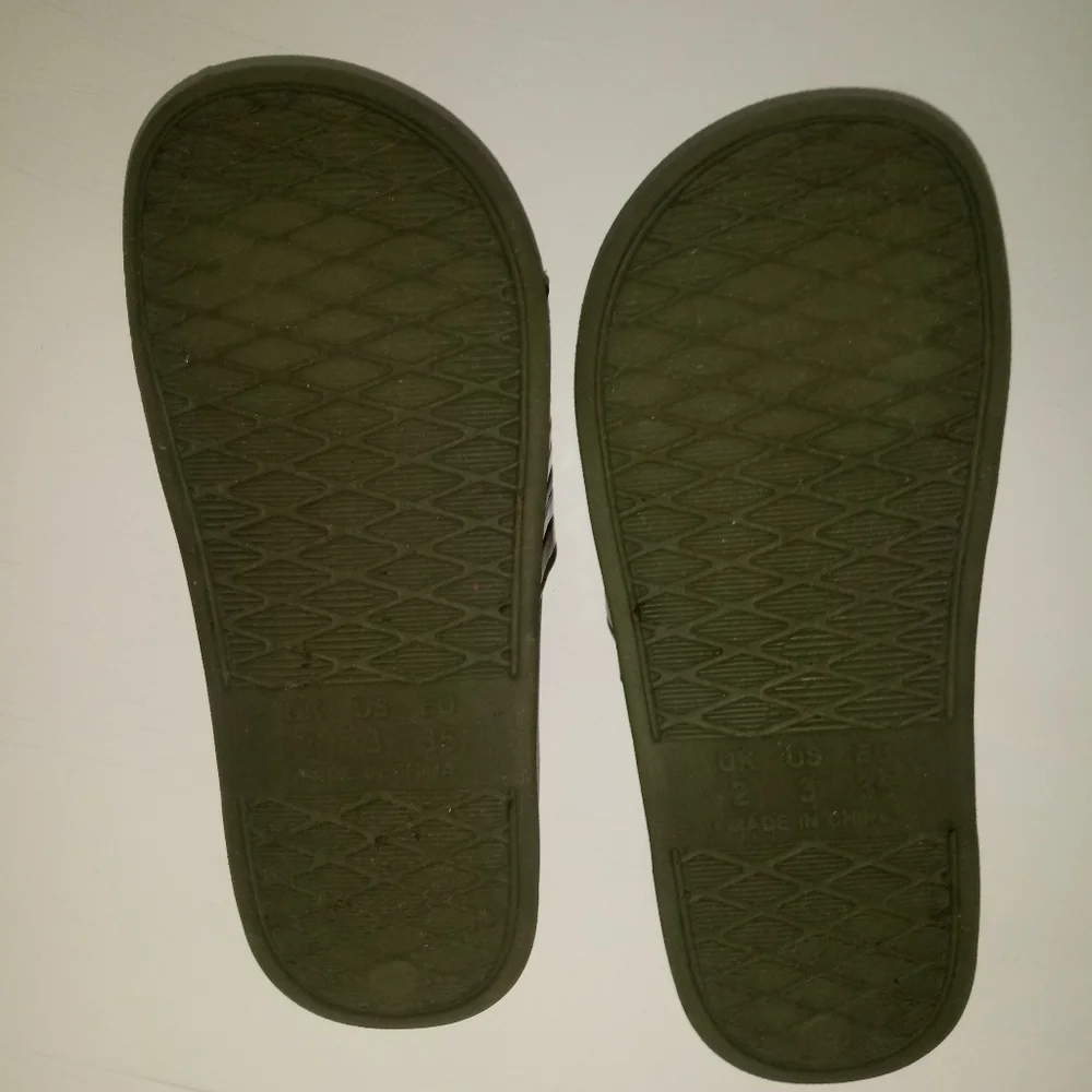 Primark Boys Olive green and white Striped Slides
